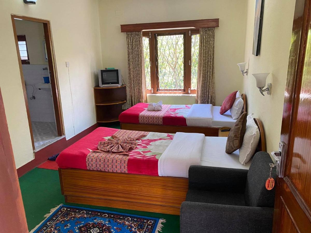 Hotel Blue Magnet Pokhara Kültér fotó