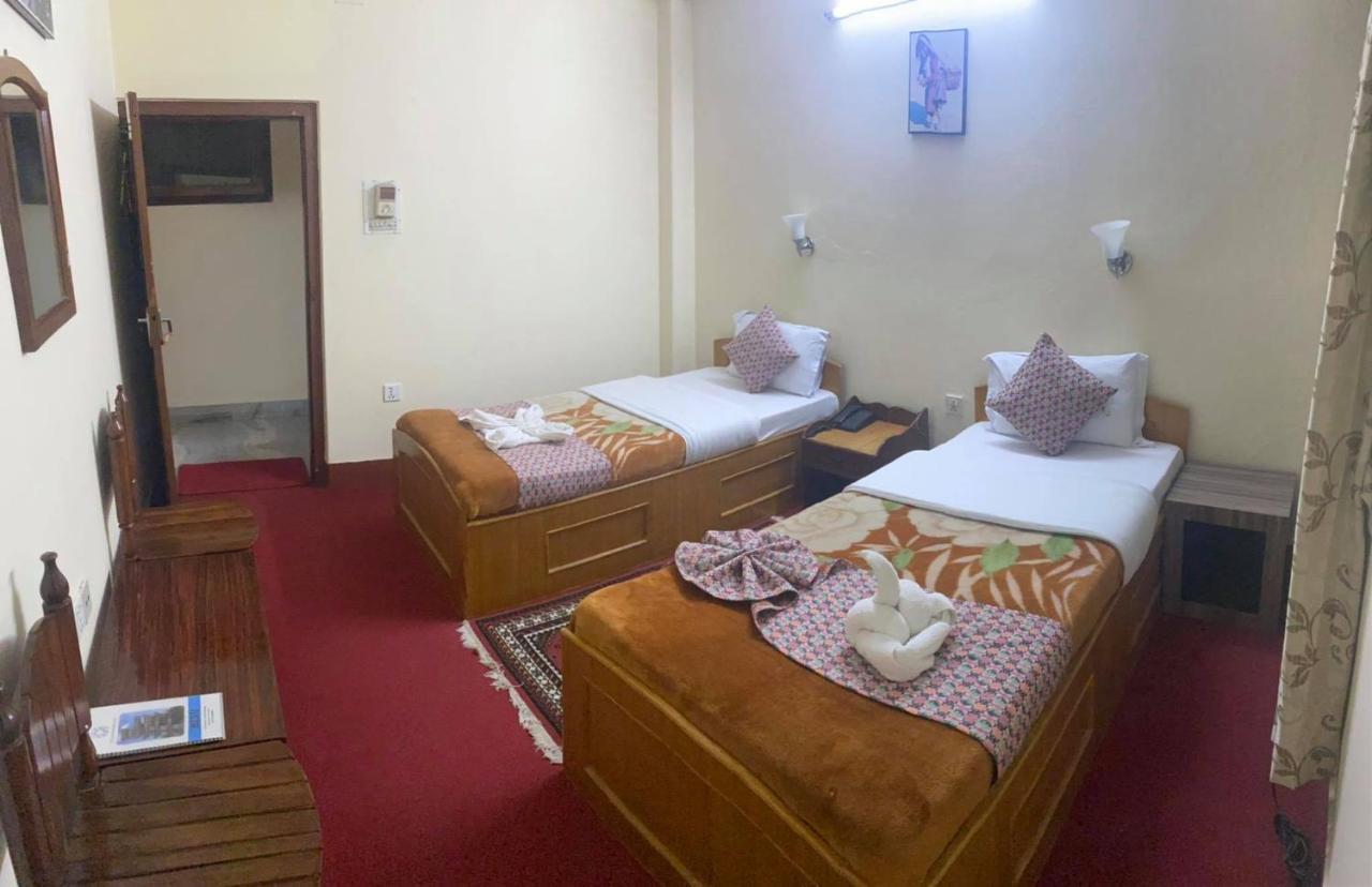 Hotel Blue Magnet Pokhara Kültér fotó