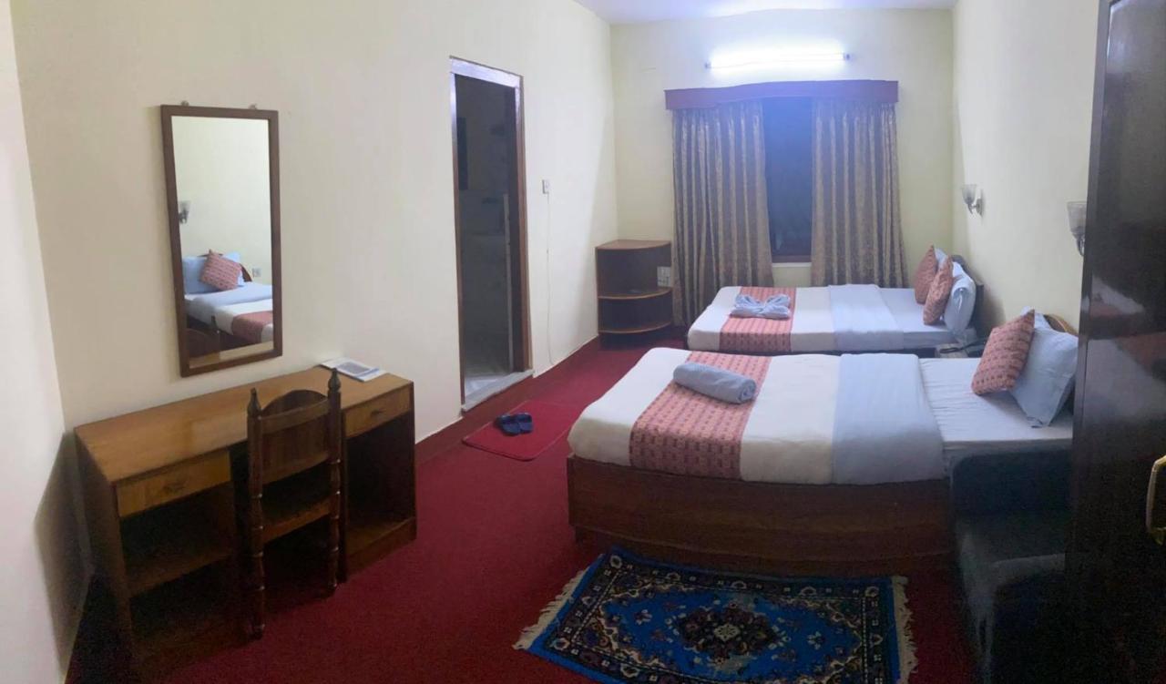 Hotel Blue Magnet Pokhara Kültér fotó