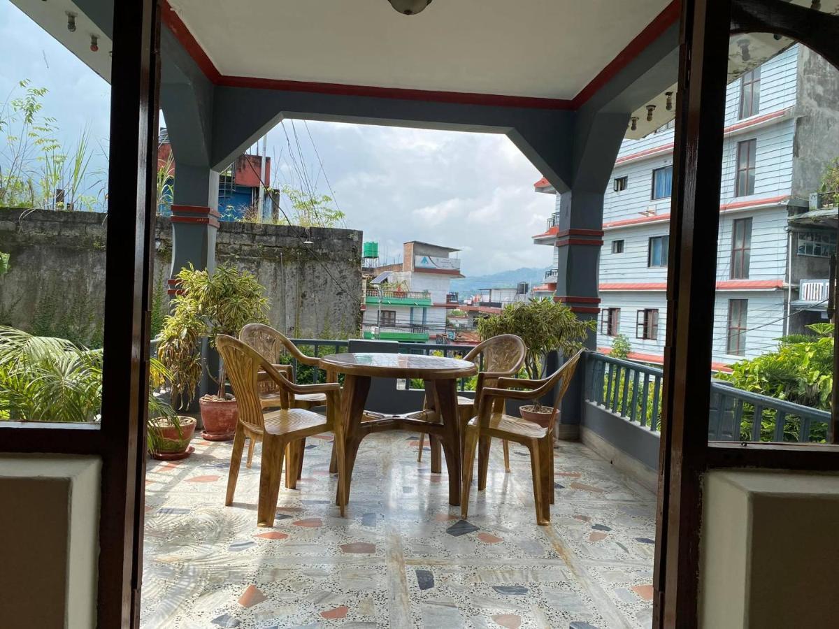 Hotel Blue Magnet Pokhara Kültér fotó