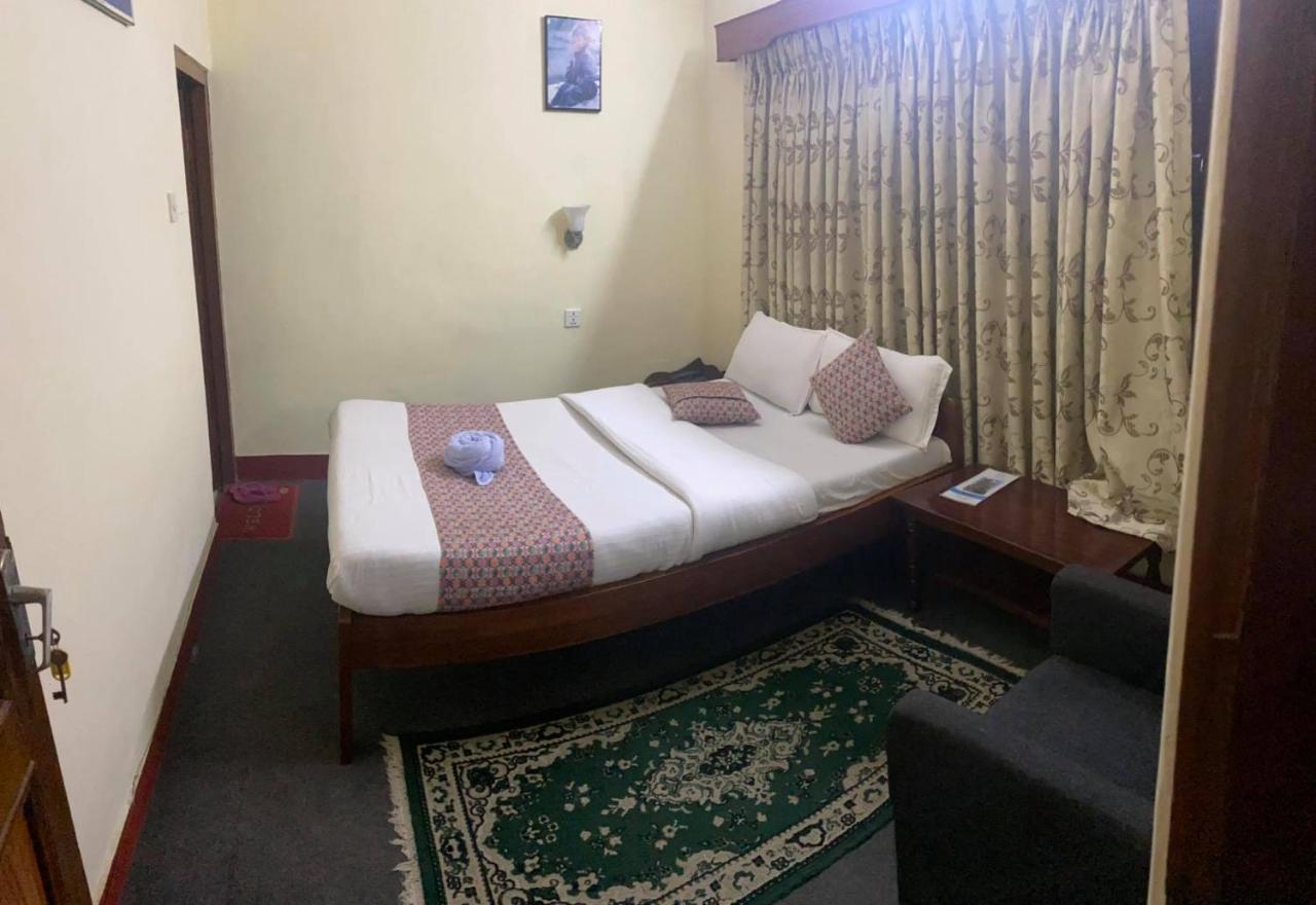 Hotel Blue Magnet Pokhara Kültér fotó